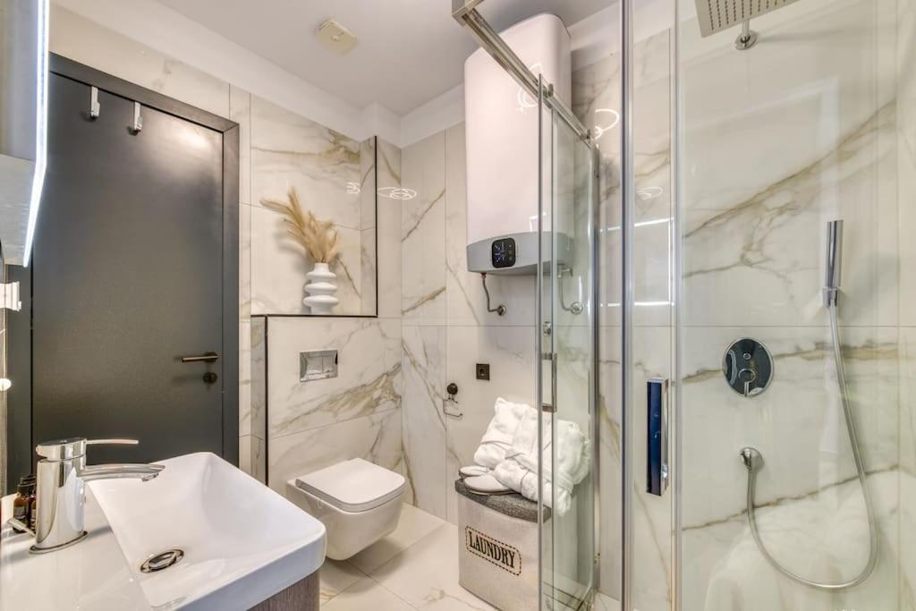 דוברובניק Apartment One B With Heated Private Pool מראה חיצוני תמונה
