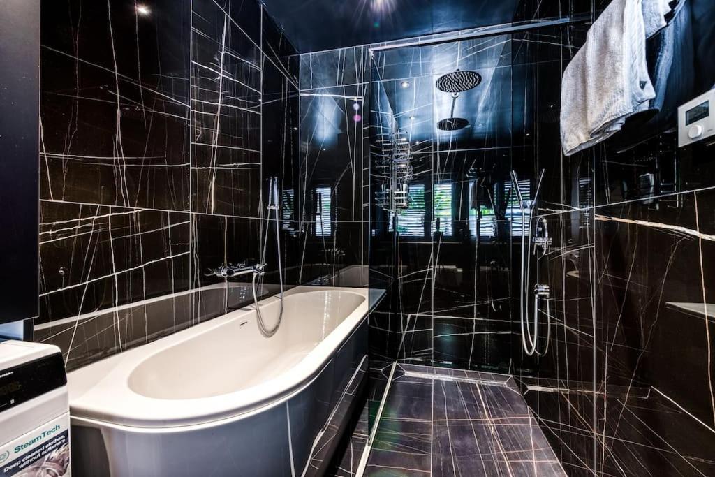 דוברובניק Apartment One B With Heated Private Pool מראה חיצוני תמונה