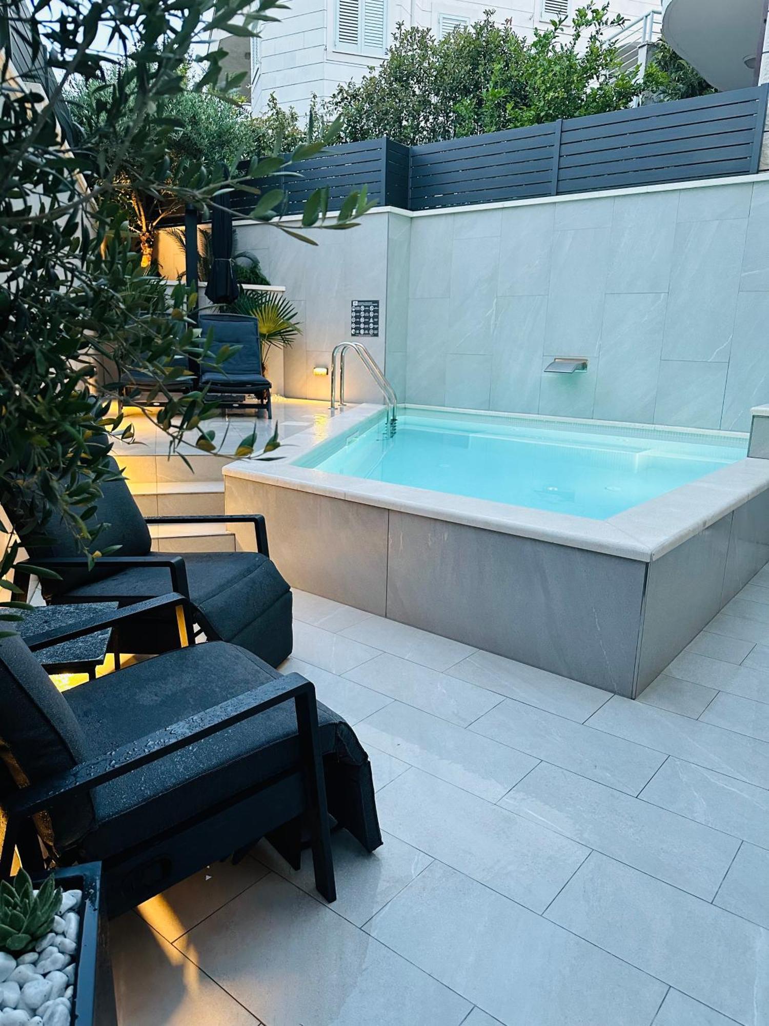 דוברובניק Apartment One B With Heated Private Pool מראה חיצוני תמונה