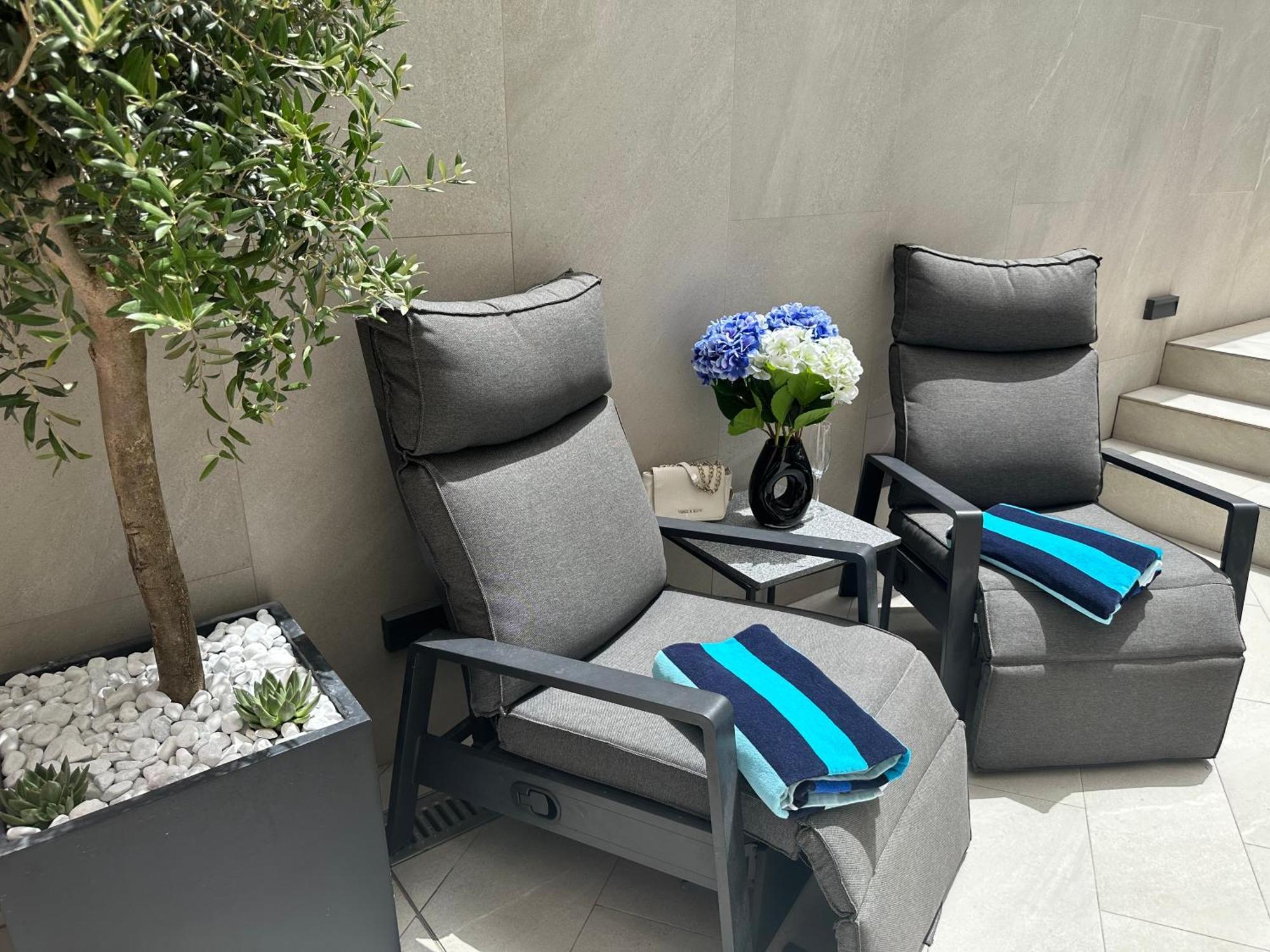 דוברובניק Apartment One B With Heated Private Pool מראה חיצוני תמונה